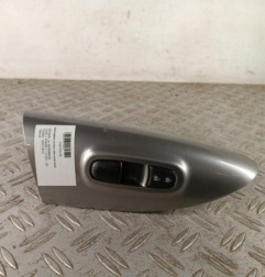 Interrupteur de leve vitre avant droit NISSAN JUKE 1 Photo n°1