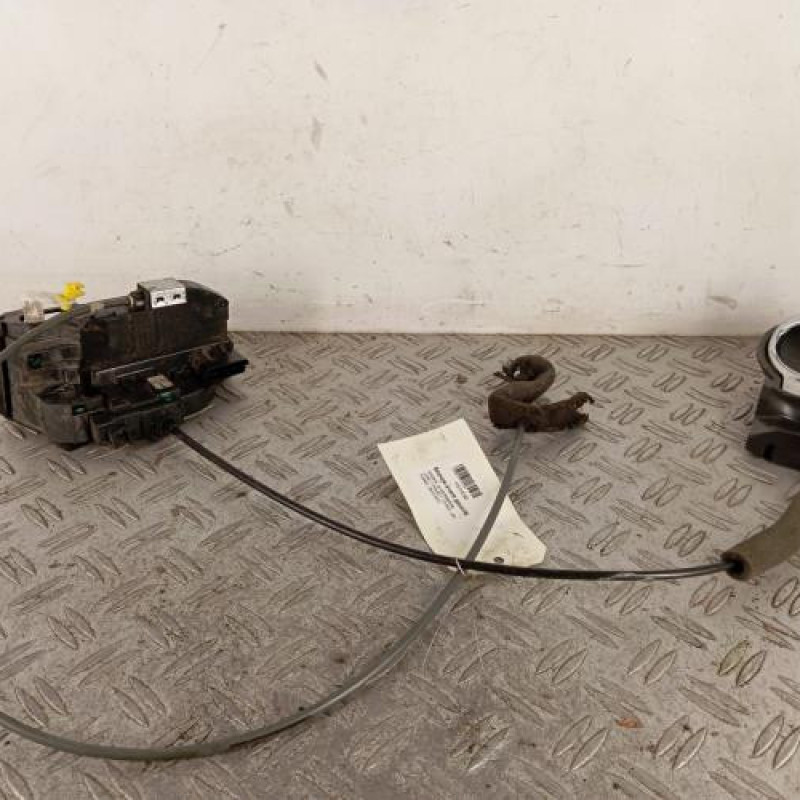 Serrure avant gauche NISSAN JUKE 1 Serrure avant gauche NISSAN JUKE 1