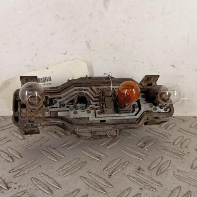 Platine feu arriere gauche PEUGEOT PARTNER 1