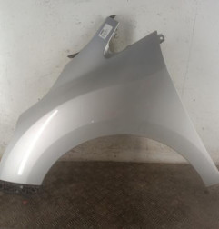 Aile avant gauche TOYOTA VERSO Photo n°1