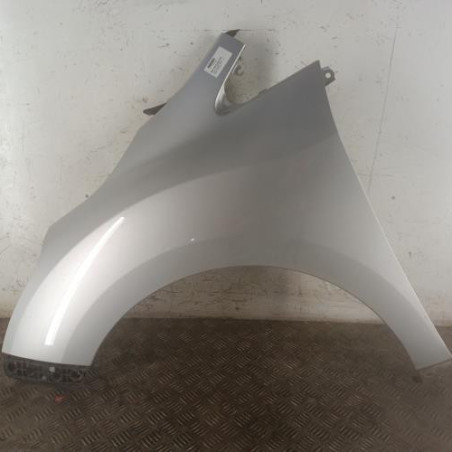 Aile avant gauche TOYOTA VERSO Photo n°1