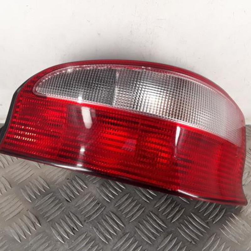 Feu arriere principal droit (feux) CITROEN SAXO Feu arriere principal droit (feux) CITROEN SAXO