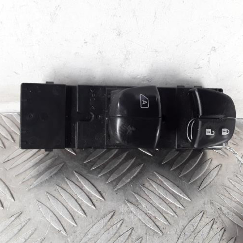 Interrupteur de leve vitre avant gauche NISSAN MICRA 5