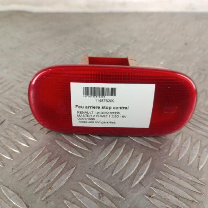 Feu arriere stop central RENAULT MASTER 2 Feu arriere stop central RENAULT MASTER 2