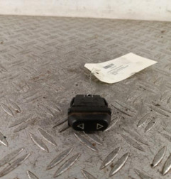 Interrupteur de leve vitre avant gauche PEUGEOT 106 Photo n°1