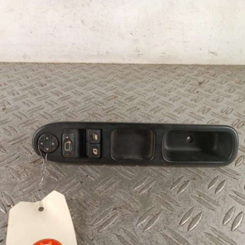 Interrupteur de leve vitre avant gauche PEUGEOT 207