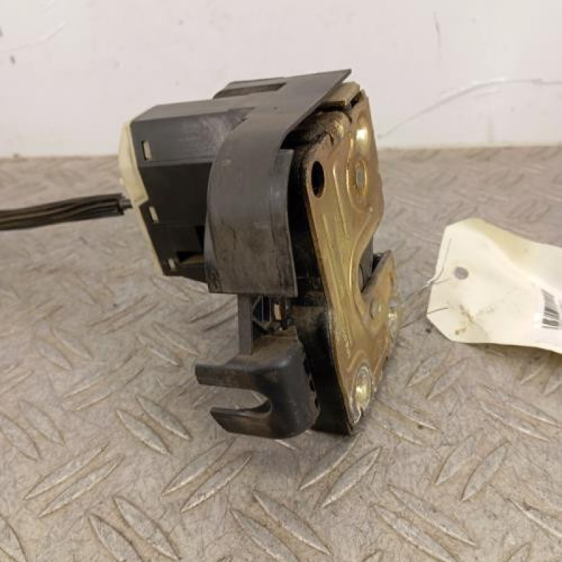 Serrure avant gauche RENAULT CLIO 2 Serrure avant gauche RENAULT CLIO 2