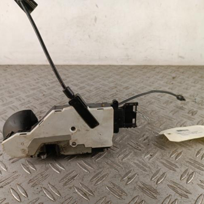 Serrure avant gauche PEUGEOT 207