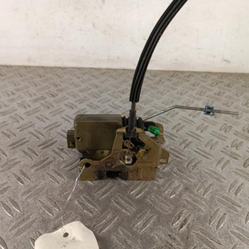 Serrure avant droit RENAULT CLIO 2 Serrure avant droit RENAULT CLIO 2