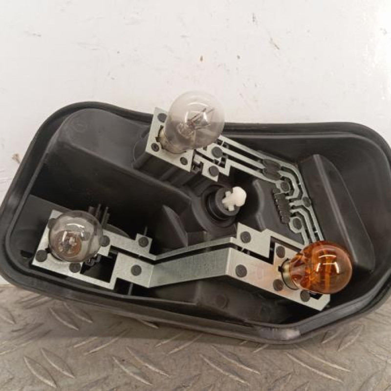 Platine feu arriere droit RENAULT MEGANE 2 Platine feu arriere droit RENAULT MEGANE 2