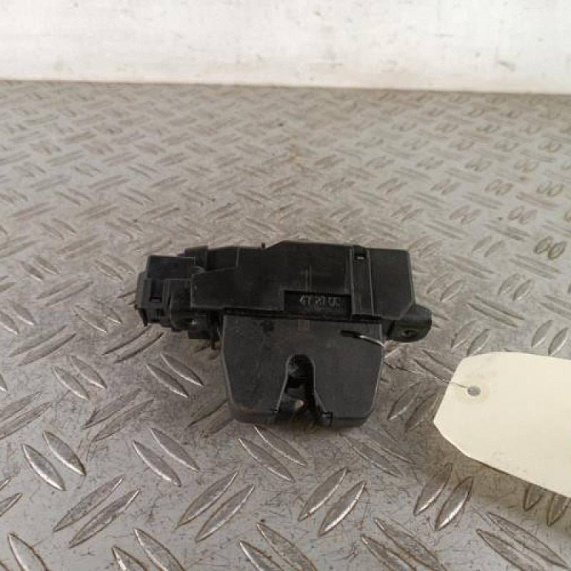 Serrure de hayon CITROEN C3 3 Serrure de hayon CITROEN C3 3