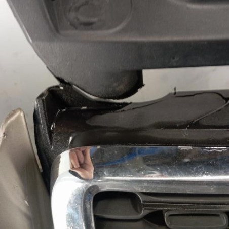 Pare choc avant PEUGEOT 208 1