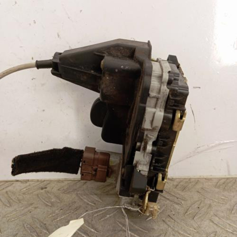 Serrure avant droit PEUGEOT 307