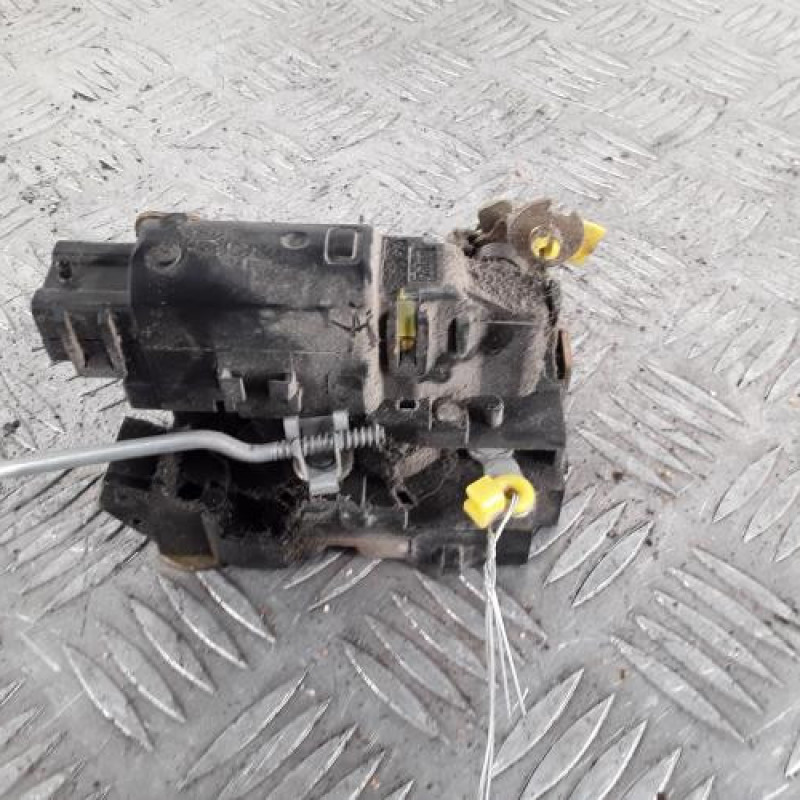 Serrure avant gauche RENAULT MASTER 2 Serrure avant gauche RENAULT MASTER 2