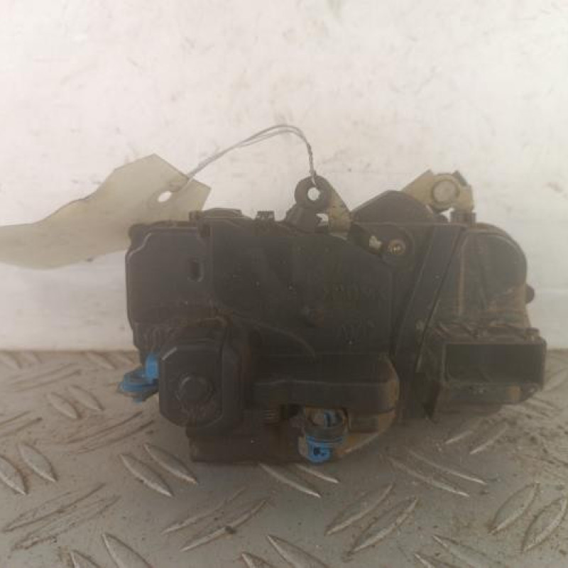 Serrure avant droit PEUGEOT PARTNER 1 Serrure avant droit PEUGEOT PARTNER 1