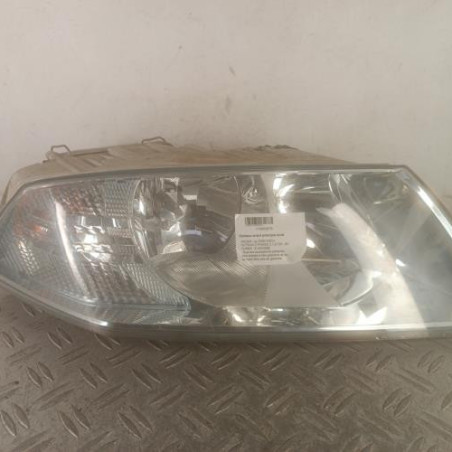 Optique avant principal droit (feux)(phare) SKODA OCTAVIA 2 Photo n°1