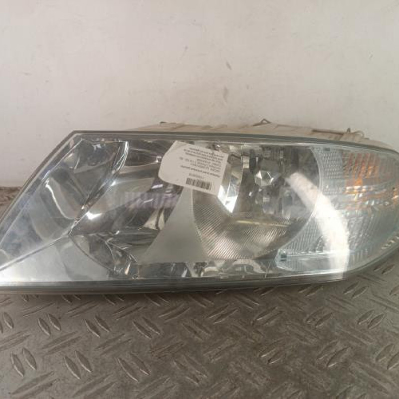 Optique avant principal gauche (feux)(phare) SKODA OCTAVIA 2