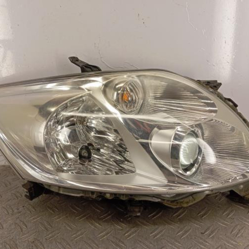 Optique avant principal droit (feux)(phare) TOYOTA AURIS 1