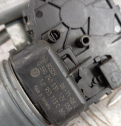 Moteur essuie glace avant VOLKSWAGEN GOLF 4 Photo n°3