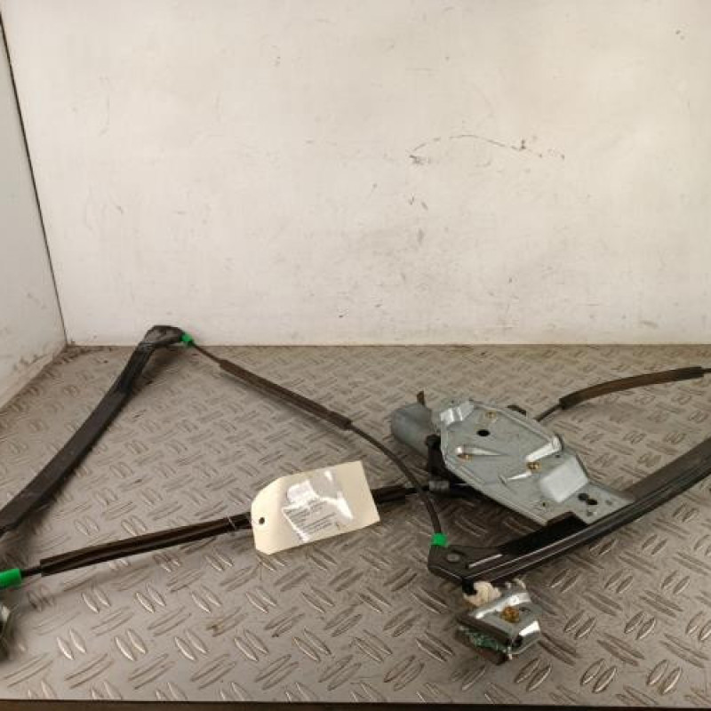 Leve vitre electrique avant droit VOLKSWAGEN POLO 3