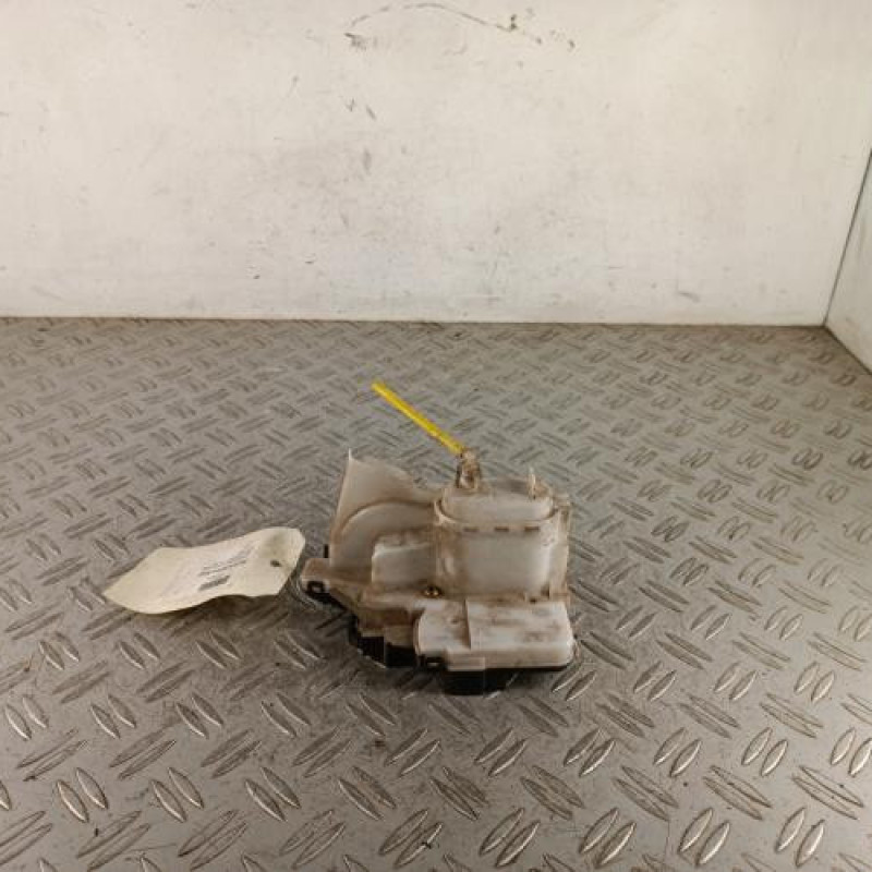 Serrure arriere droit VOLKSWAGEN POLO 3