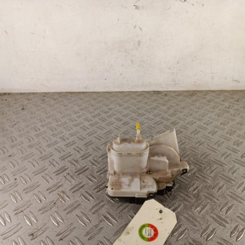 Serrure arriere gauche VOLKSWAGEN POLO 3