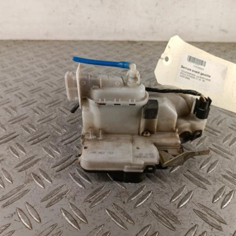 Serrure avant gauche VOLKSWAGEN POLO 3 Serrure avant gauche VOLKSWAGEN POLO 3
