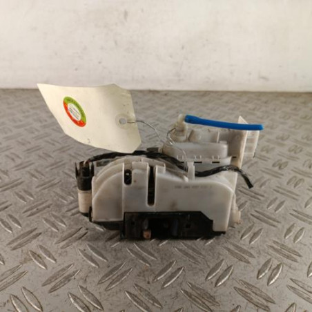 Serrure avant gauche VOLKSWAGEN POLO 3