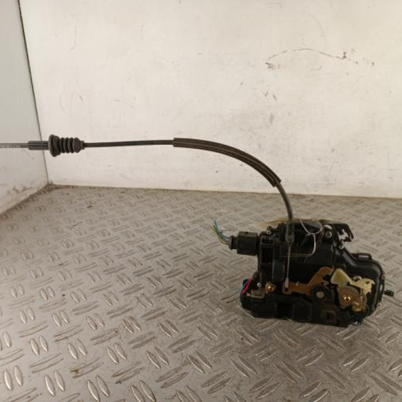 Serrure arriere droit VOLKSWAGEN GOLF 4