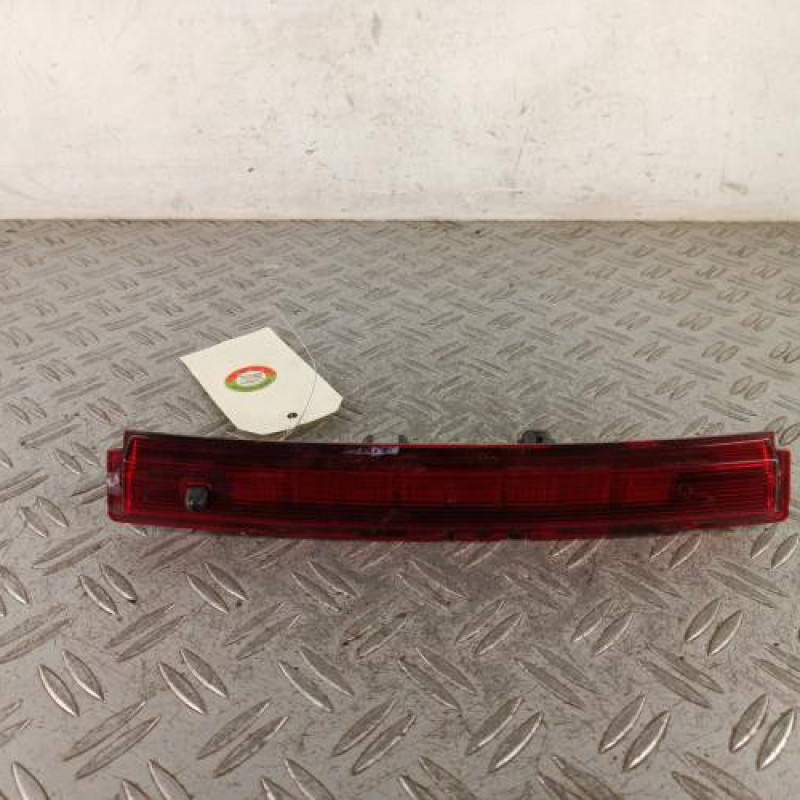 Feu arriere stop central RENAULT CLIO 4 Feu arriere stop central RENAULT CLIO 4