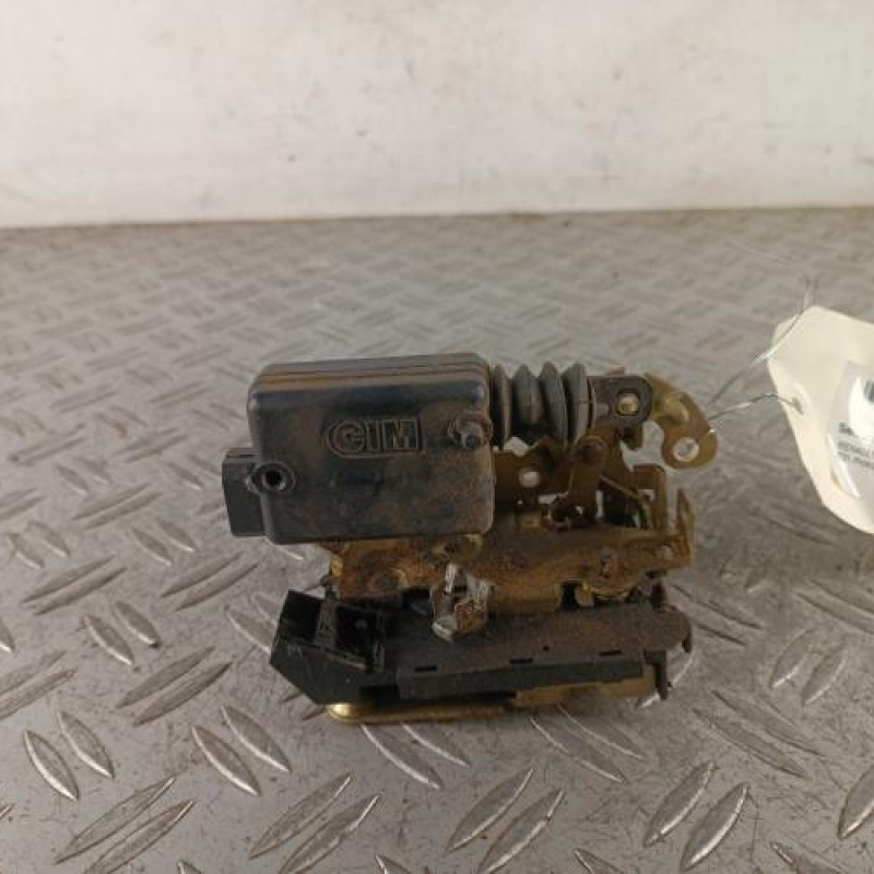 Serrure arriere gauche RENAULT R21