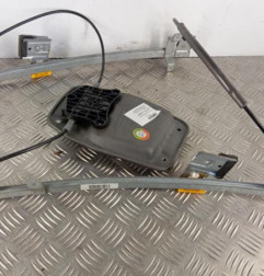 Leve vitre electrique avant gauche VOLKSWAGEN GOLF 5 Photo n°1