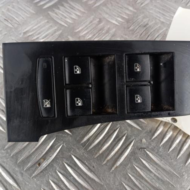 Interrupteur de leve vitre avant gauche OPEL ASTRA J