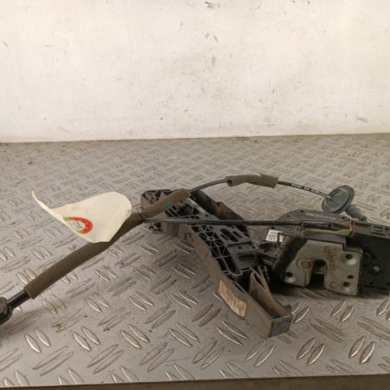 Serrure avant droit RENAULT CLIO 4