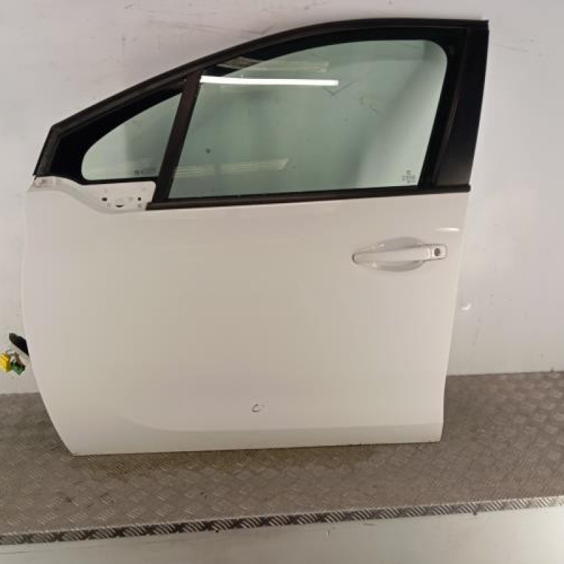 Porte avant gauche PEUGEOT 208 1
