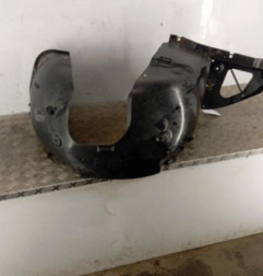 Pare boue avant droit PEUGEOT 208 1