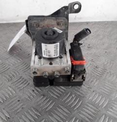 Bloc ABS (freins anti-blocage) TOYOTA YARIS 2 Photo n°1