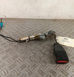 Attache ceinture avant gauche RENAULT CLIO 2 Photo n°1