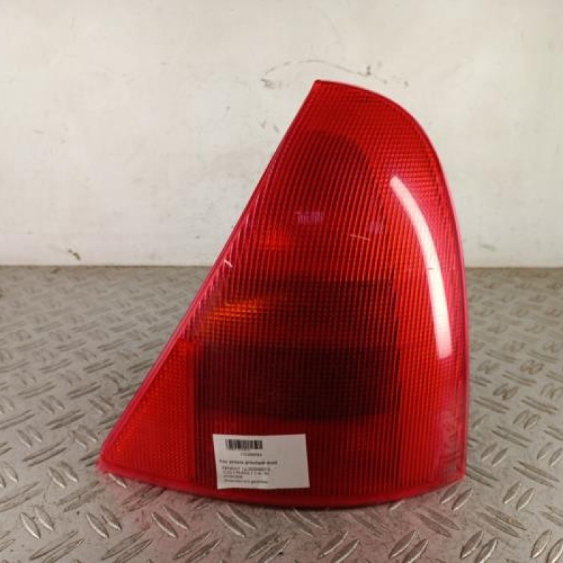 Feu arriere principal droit (feux) RENAULT CLIO 2 Feu arriere principal droit (feux) RENAULT CLIO 2