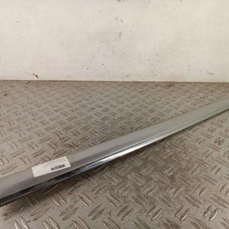 Baguette de porte arriere droite PEUGEOT 207