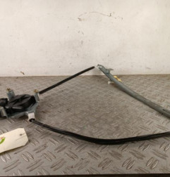 Leve vitre electrique avant droit RENAULT CLIO 2 Photo n°1