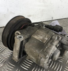 Compresseur clim DACIA DUSTER 1 Photo n°1