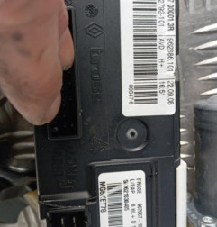 Leve vitre electrique avant droit RENAULT LAGUNA 3 Photo n°3