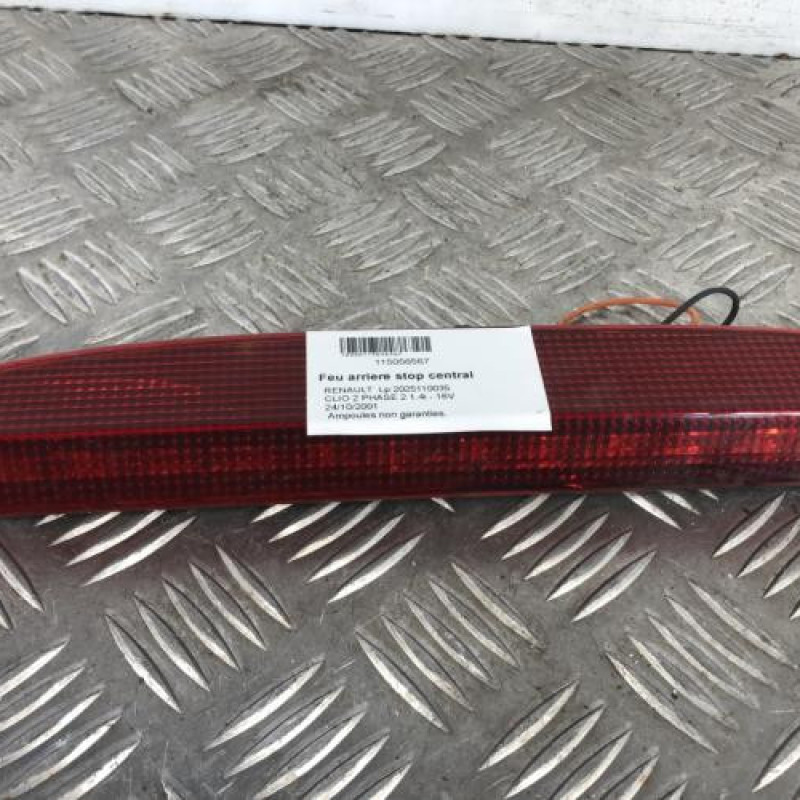 Feu arriere stop central RENAULT CLIO 2
