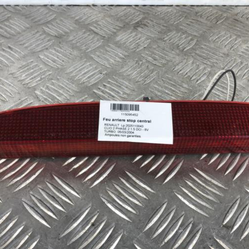 Feu arriere stop central RENAULT CLIO 2