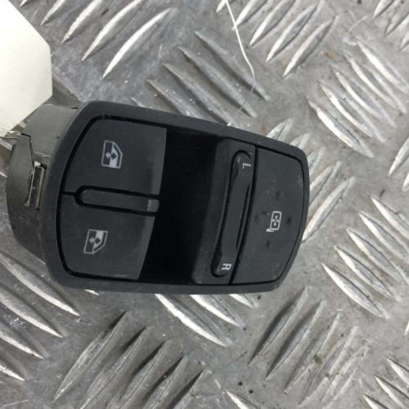 Interrupteur de leve vitre avant gauche OPEL CORSA E