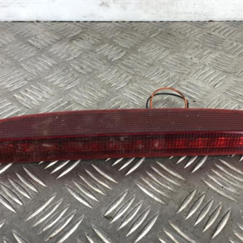 Feu arriere stop central RENAULT CLIO 2