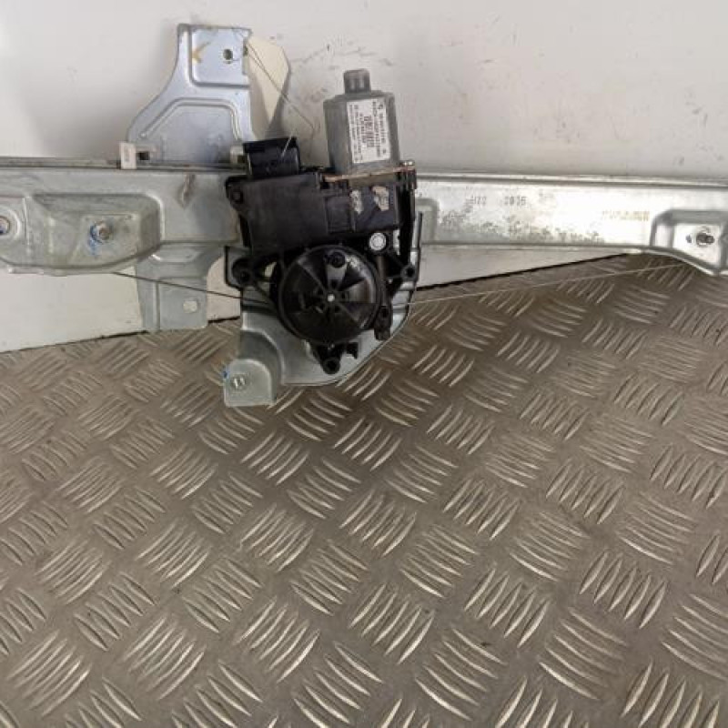 Leve vitre electrique avant gauche PEUGEOT 2008 1