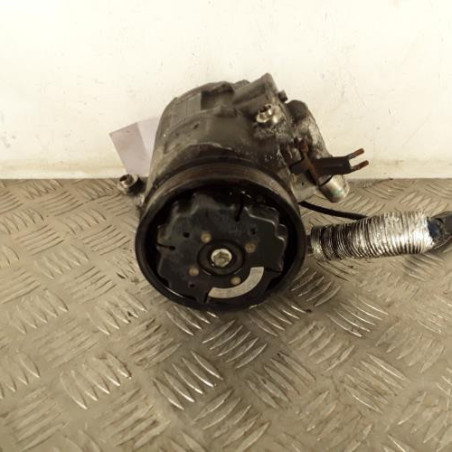 Compresseur clim VOLKSWAGEN POLO 4 Photo n°1