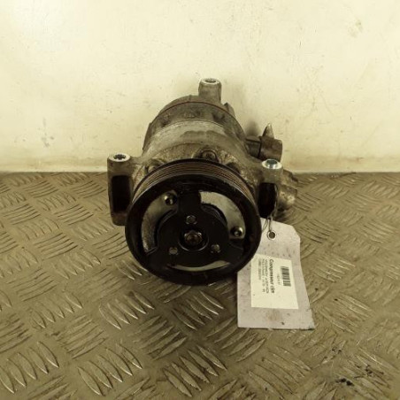 Compresseur clim VOLKSWAGEN POLO 5 Photo n°1